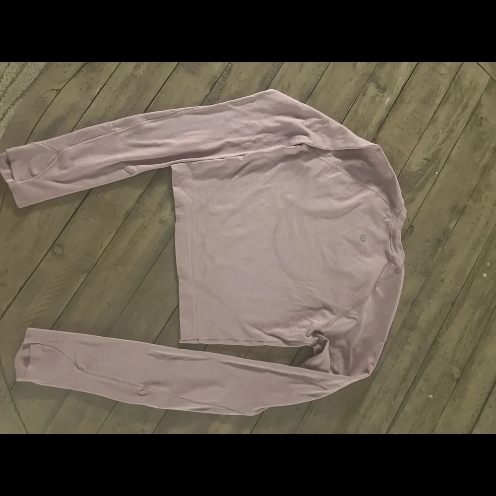 Lululemon top - Picture 2 of 3